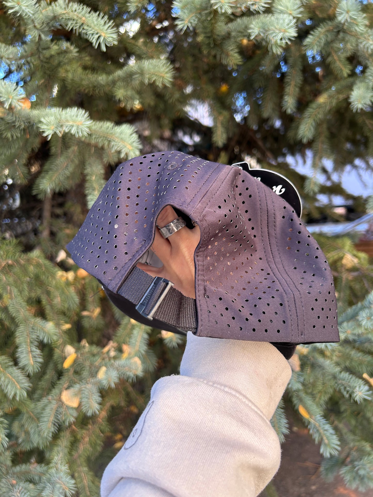 Hyper Cool Breck Mountain Cap