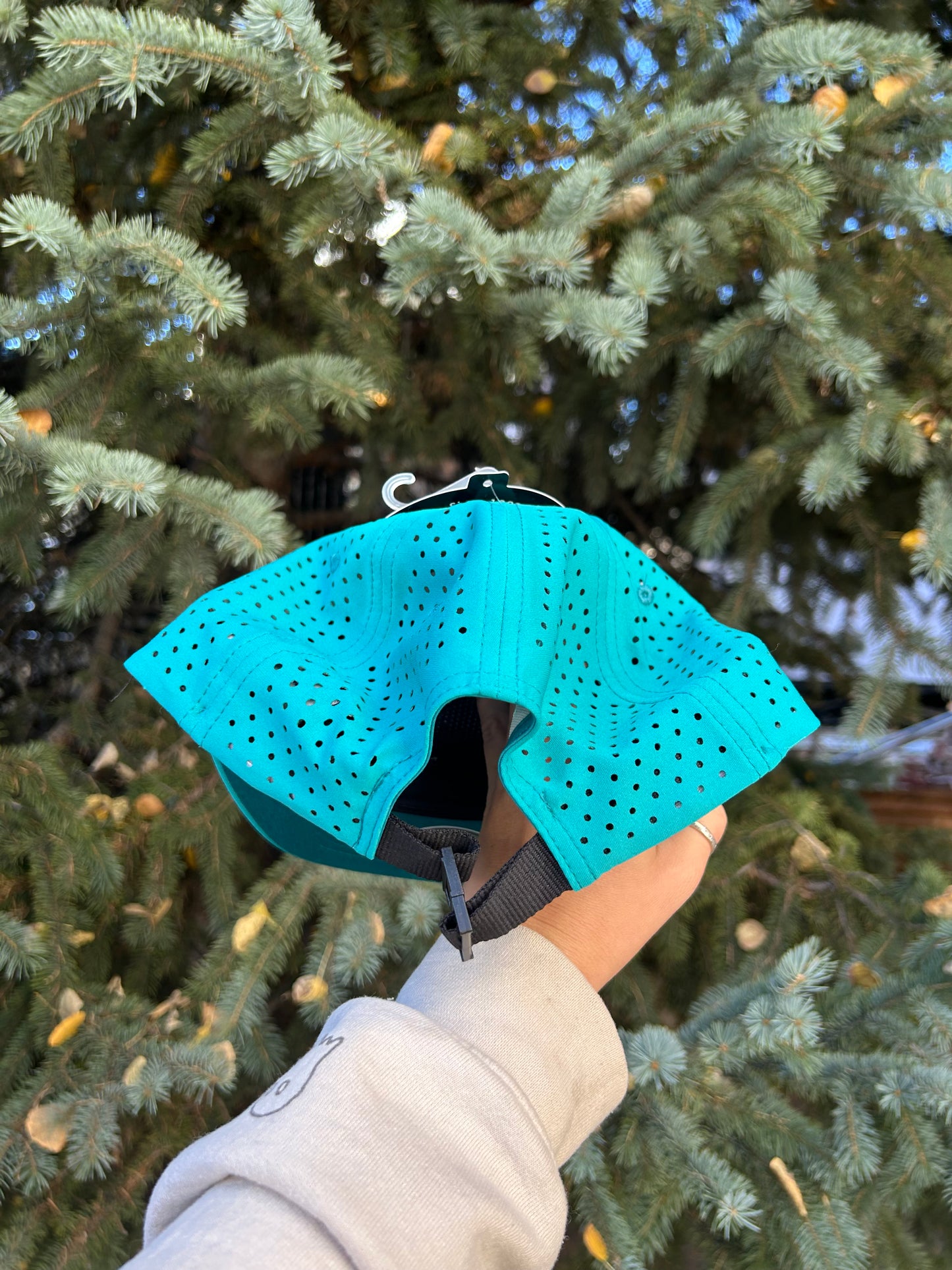 Hyper Cool Breck Mountain Cap